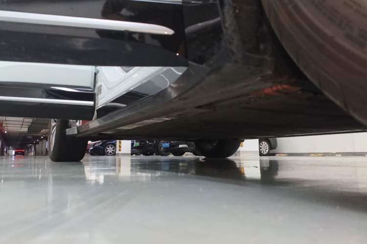 Used Nio ES6 2025 75 kWh Right Side Sill