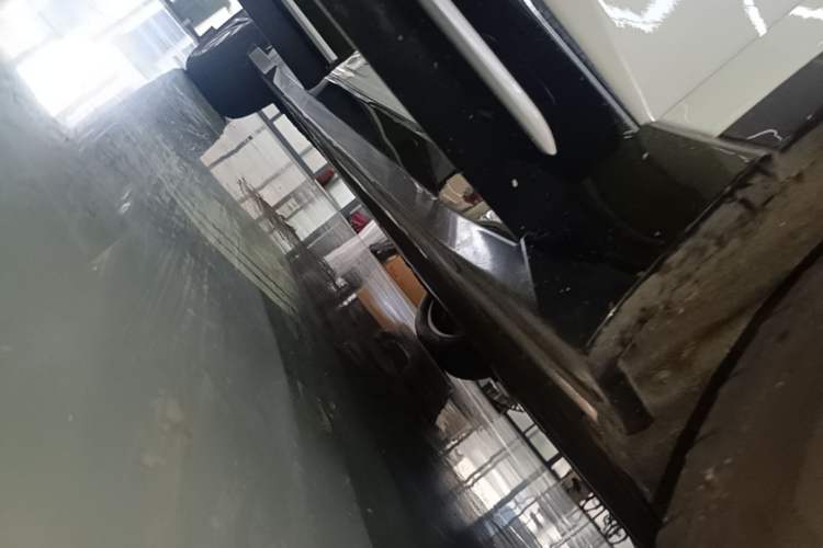 Used Nio ES6 2025 75 kWh Right Side Sill