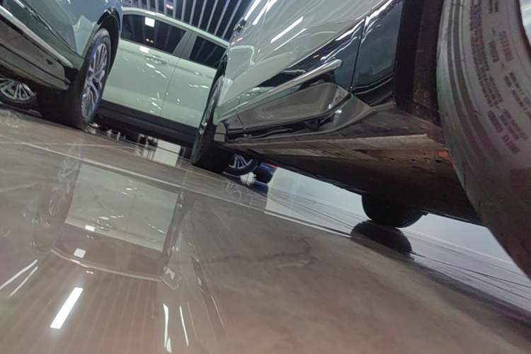 Used Nio ES6 2025 100 kWh Right Side Sill