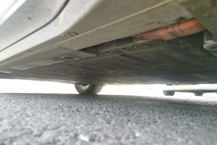 Used Nio ES6 2025 75 kWh Right Side Sill