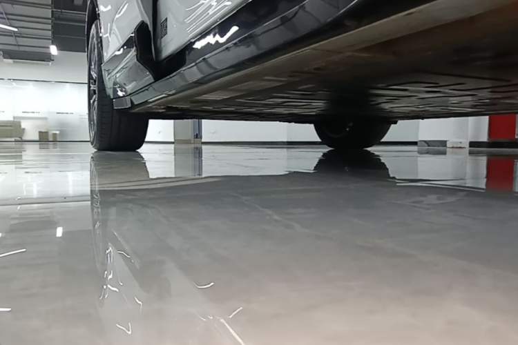 Used Nio ES6 2025 75 kWh Right Side Sill