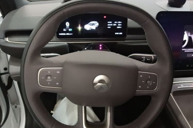 Used Nio ES6 2025 75 kWh Steering Wheel