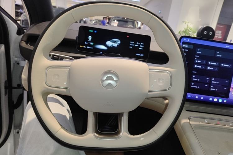 Used Nio ES6 2025 75 kWh Steering Wheel