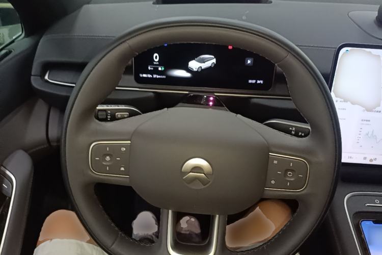 Used Nio ES6 2025 75 kWh Steering Wheel