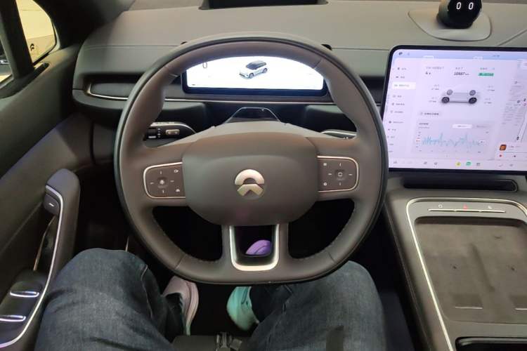 Used Nio ES6 2025 75 kWh Steering Wheel