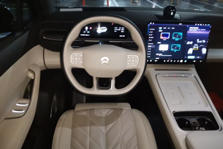 Used Nio ES6 2025 75 kWh Steering Wheel