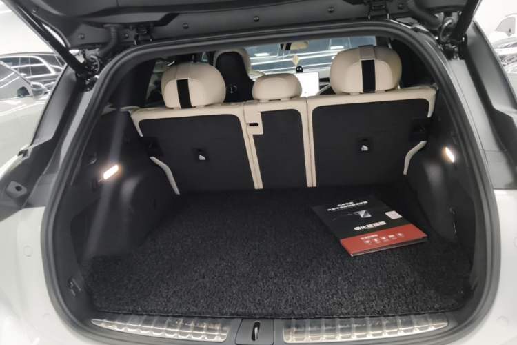 Used Nio ES6 2025 75 kWh Trunk