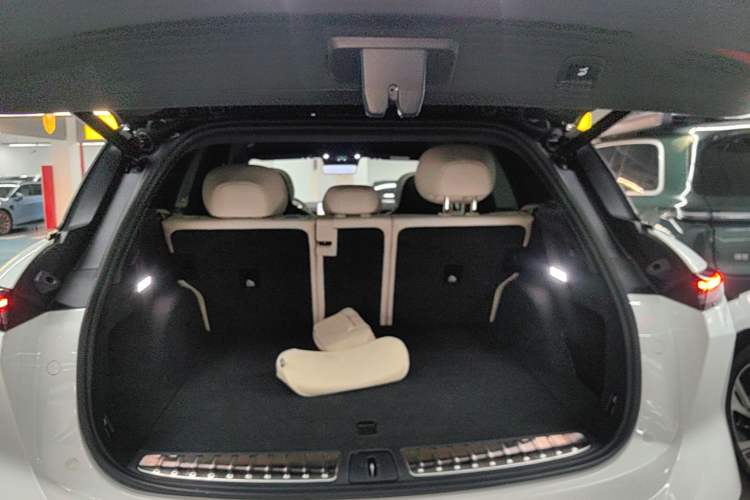 Used Nio ES6 2025 75 kWh Trunk
