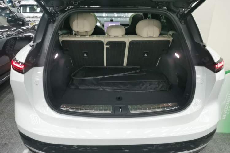 Used Nio ES6 2025 75 kWh Trunk