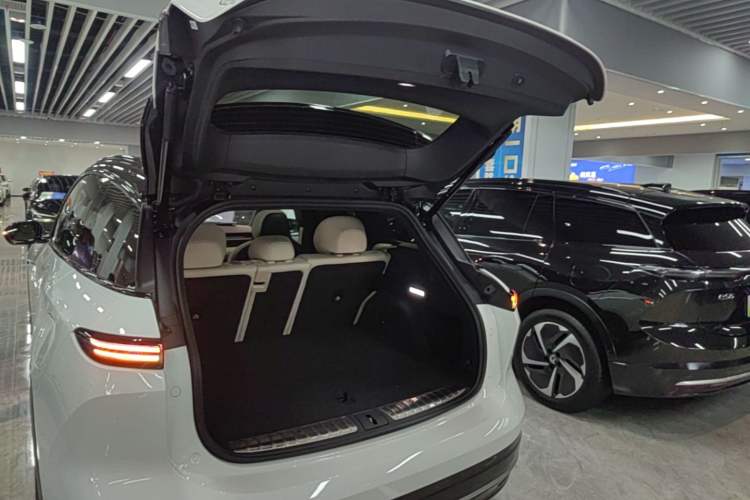 Used Nio ES6 2025 75 kWh Trunk