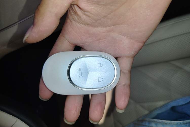 Used Nio ES6 2025 75 kWh Vehicle Key