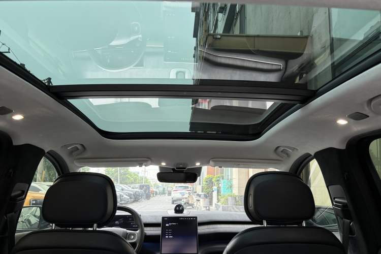 Used Nio ES7 2022 75 kWh Headliner