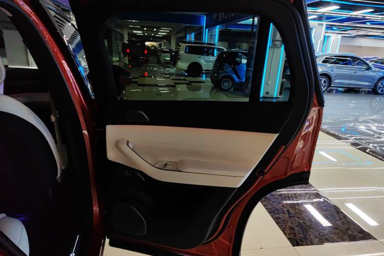 Used Nio ES7 2022 75 kWh Interior 6