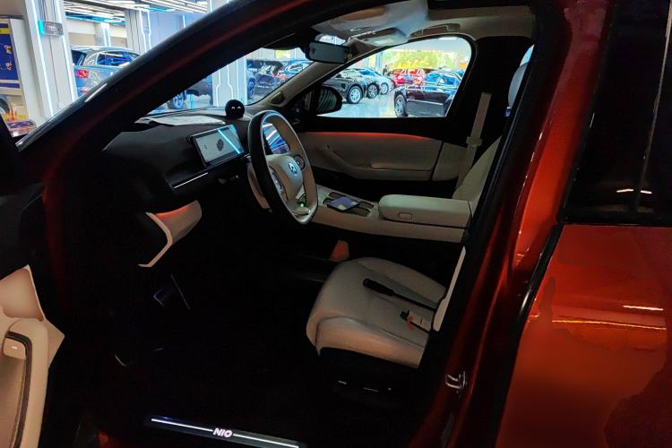 Used Nio ES7 2022 75 kWh Left Front Seat