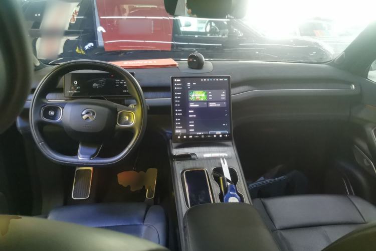 Used Nio ES7 2022 75 kWh Center Console