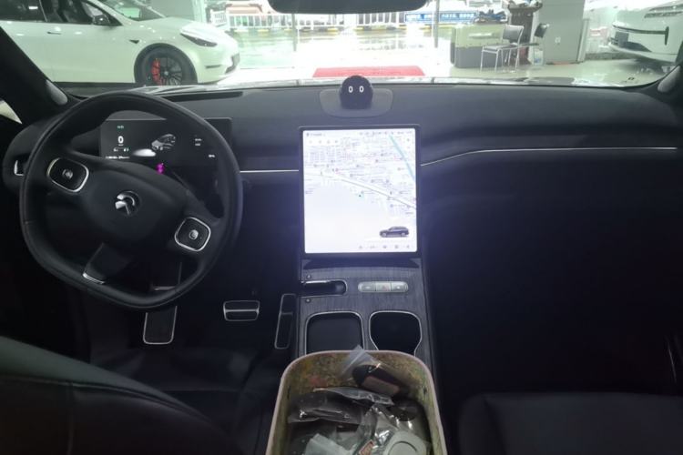 Used Nio ES7 2022 75 kWh Center Console