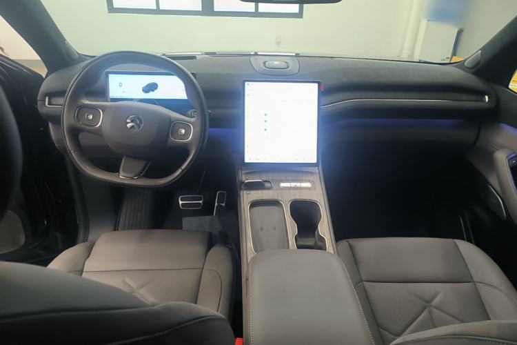 Used Nio ES7 2022 75 kWh Center Console