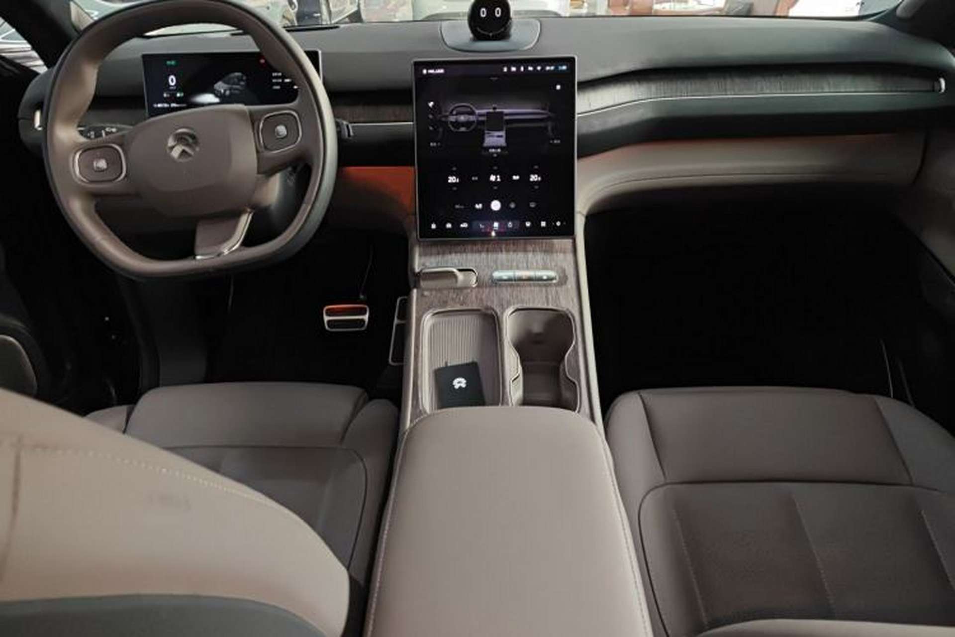 Used Nio ES7 2022 75 kWh Center Console