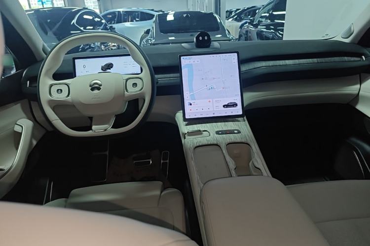 Used Nio ES7 2022 100 kWh Center Console