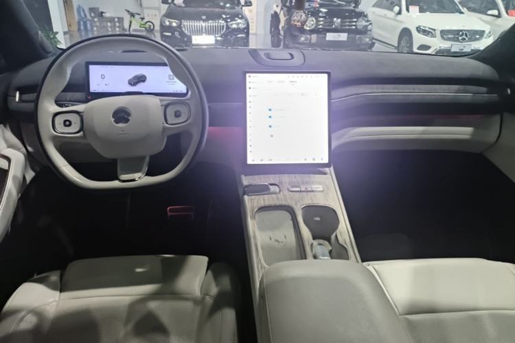 Used Nio ES7 2022 75 kWh Center Console