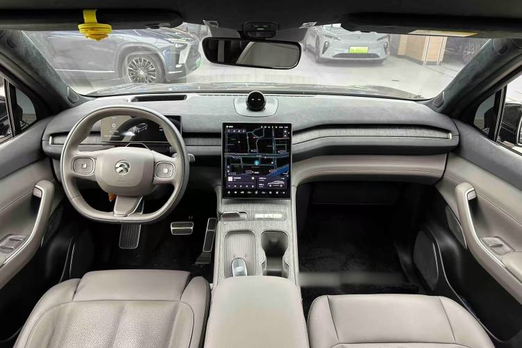 Used Nio ES7 2022 75 kWh Center Console