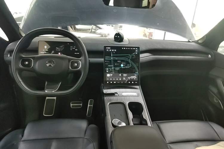 Used Nio ES7 2022 75 kWh Center Console