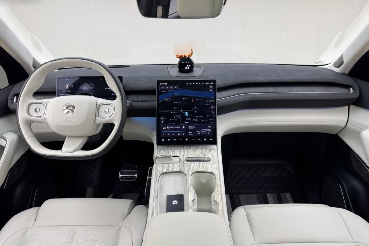 Used Nio ES7 2022 75 kWh Center Console