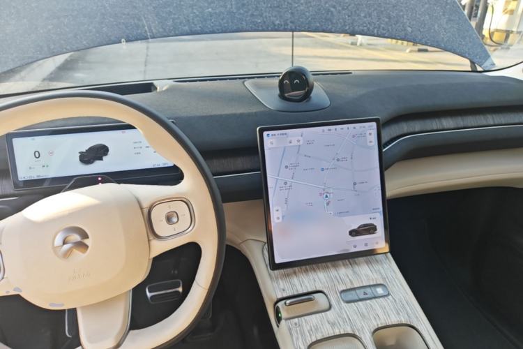 Used Nio ES7 2022 100 kWh Center Console