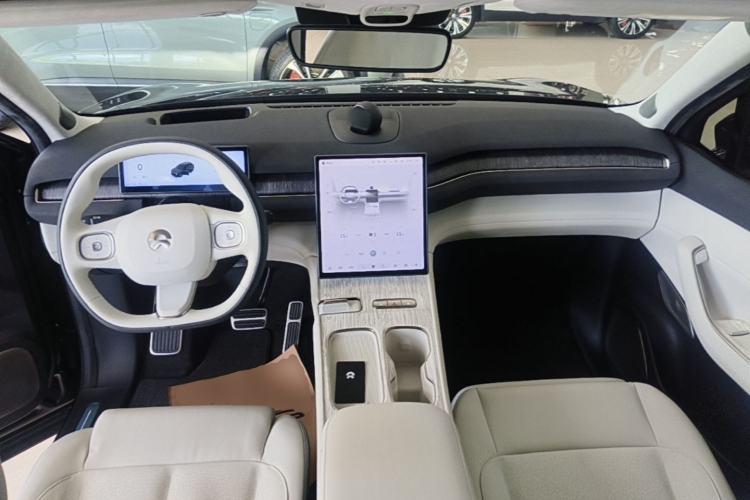 Used Nio ES7 2022 75 kWh Center Console