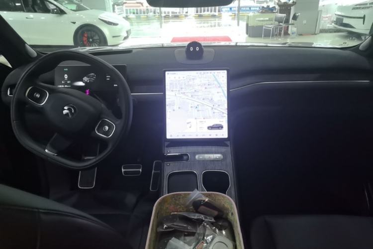 Used Nio ES7 2022 75 kWh Center Console