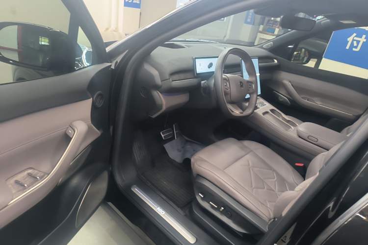 Used Nio ES7 2022 75 kWh Driver Seat