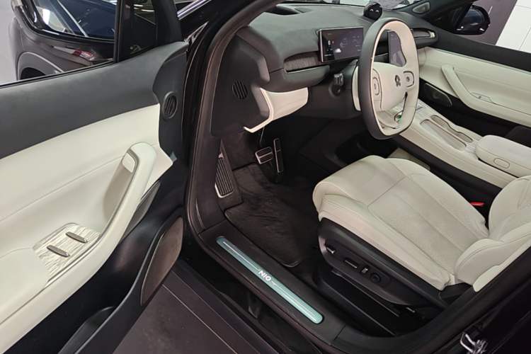Used Nio ES7 2022 75 kWh Driver Seat