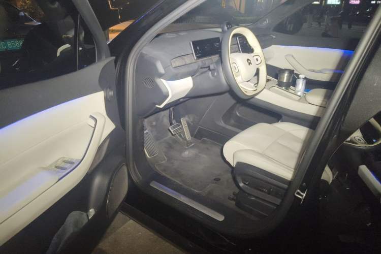 Used Nio ES7 2022 75 kWh Driver Seat