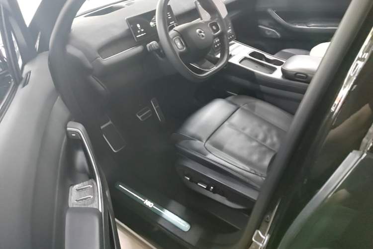 Used Nio ES7 2022 75 kWh Driver Seat