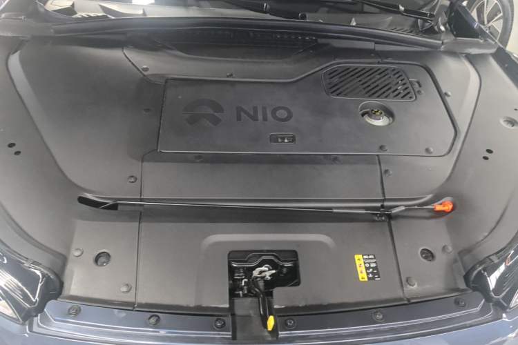 Used Nio ES7 2022 75 kWh Engine Bay