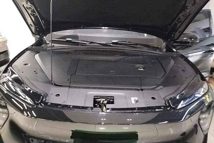 Used Nio ES7 2022 75 kWh Engine Bay