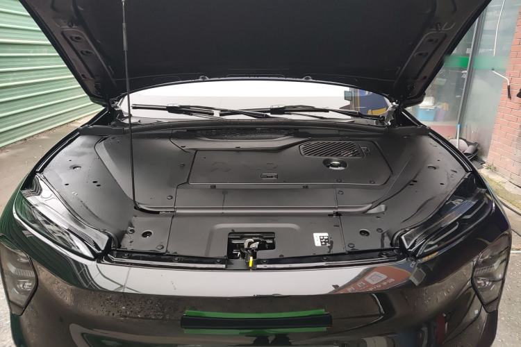 Used Nio ES7 2022 75 kWh Engine Bay