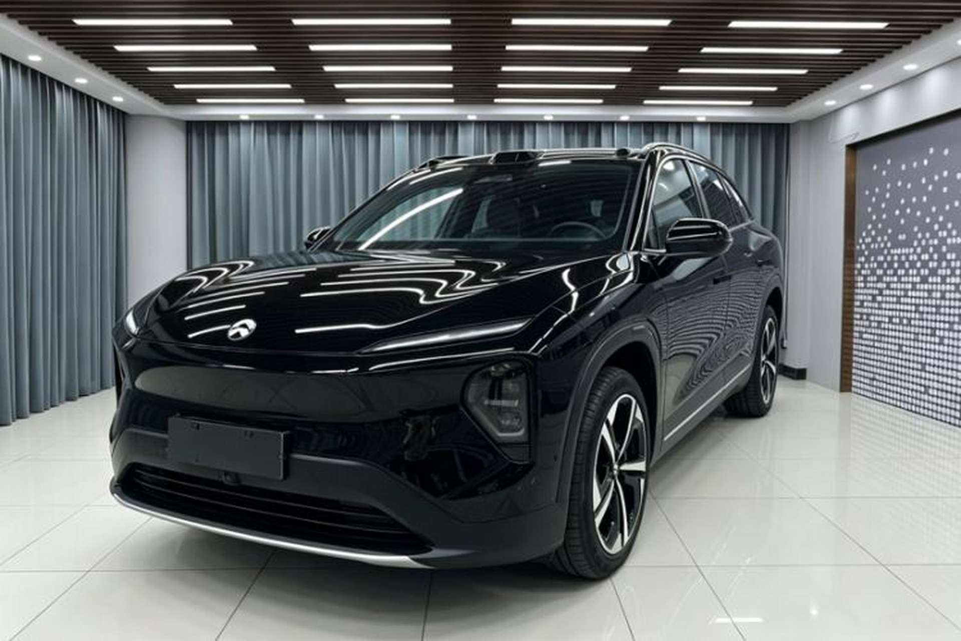 Used Nio ES7 2022 100kWh First Edition Front Left 45 Deg