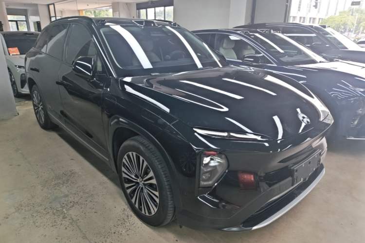 Used Nio ES7 2022 100 kWh Front Right 45 Deg