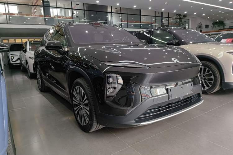 Used Nio ES7 2022 75 kWh Front Right 45 Deg