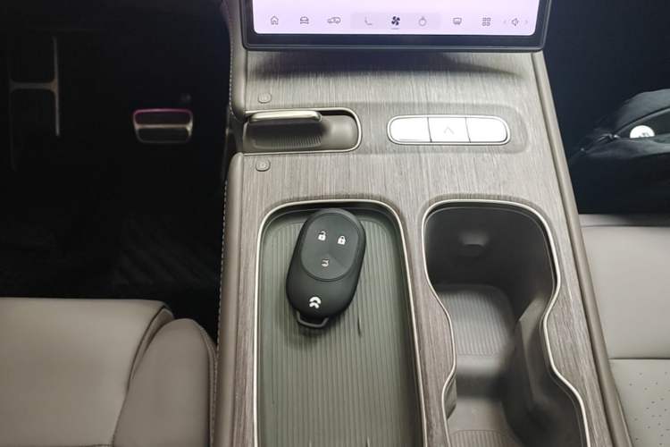 Used Nio ES7 2022 100kWh First Edition Gear Lever