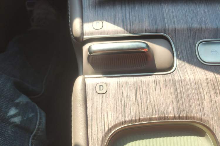 Used Nio ES7 2022 75 kWh Gear Lever