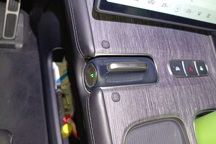 Used Nio ES7 2022 100 kWh Gear Lever