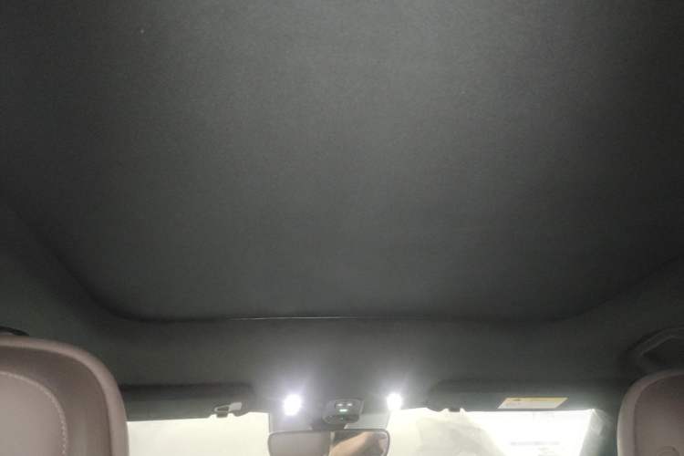 Used Nio ES7 2022 75 kWh Headliner