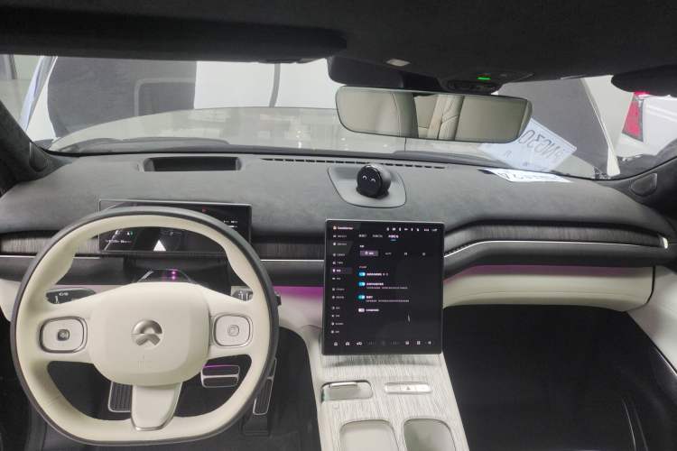 Used Nio ES7 2022 75 kWh Interior 2
