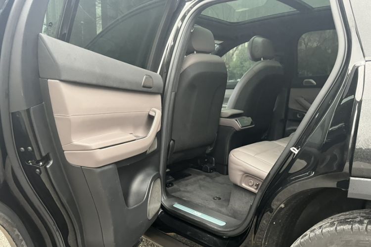 Used Nio ES7 2022 75 kWh Interior 4