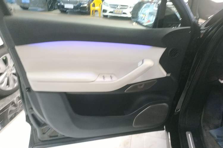 Used Nio ES7 2022 75 kWh Left Front Door Interior