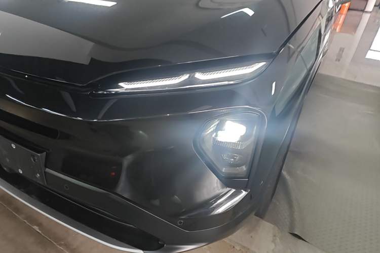Used Nio ES7 2022 100 kWh Left Front Headlight