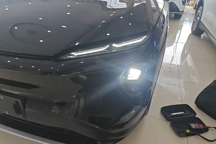 Used Nio ES7 2022 100 kWh Left Front Headlight