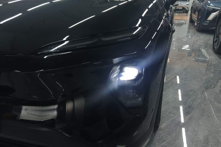 Used Nio ES7 2022 75 kWh Left Front Headlight
